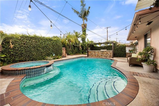 9315 Parrot, Downey, CA 90240