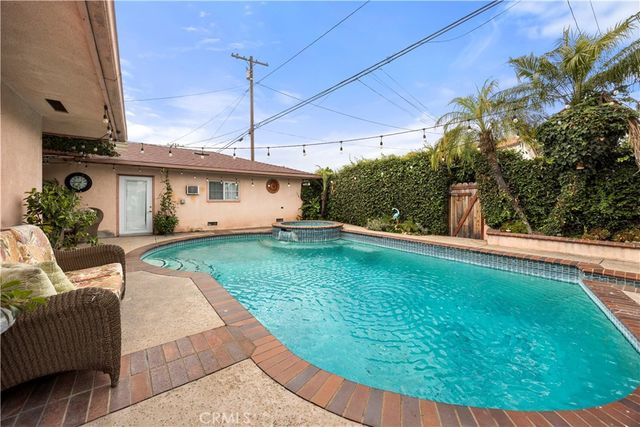 9315 Parrot, Downey, CA 90240