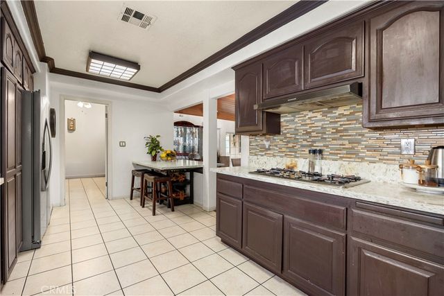 9315 Parrot, Downey, CA 90240