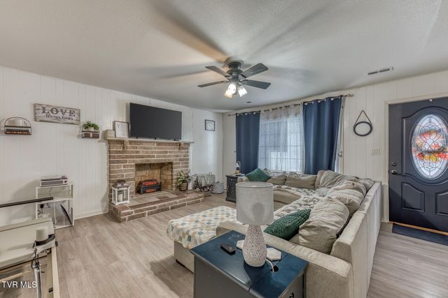 1036 Gap Creek Road, Elizabethton, TN 37601