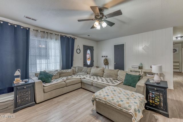 1036 Gap Creek Road, Elizabethton, TN 37601