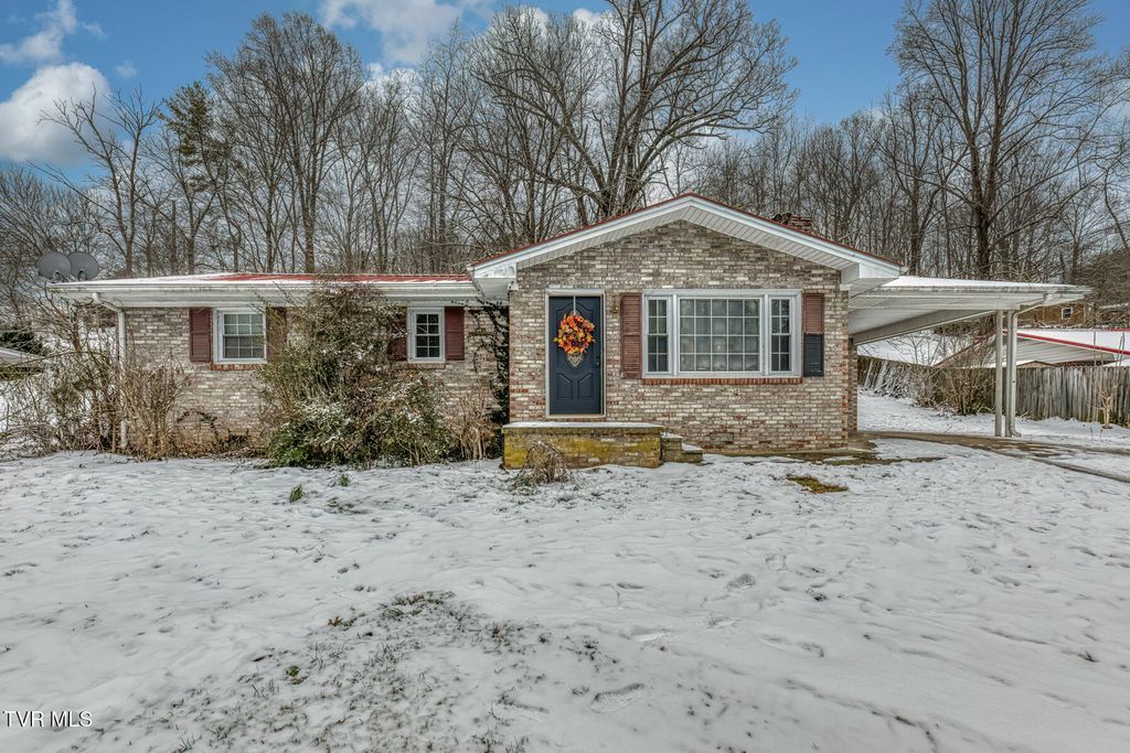 1036 Gap Creek Road, Elizabethton, TN 37601