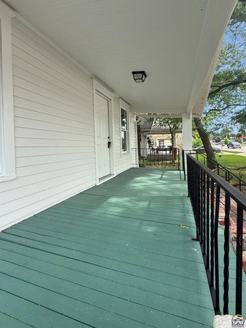 324 SW MacVicar AVE, Topeka, KS 66604