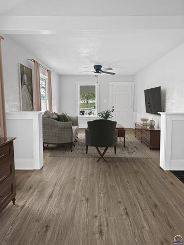 324 SW MacVicar AVE, Topeka, KS 66604