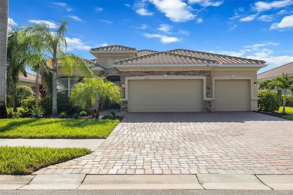 2270 Vermont LN, Naples, FL 34120