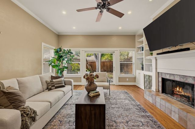 907 Monte Vista Drive, Dallas, TX 75223