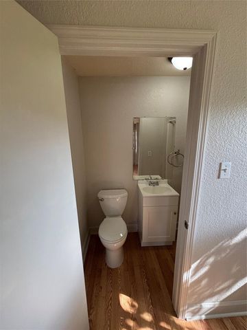 5520 Menard Avenue 2, Galveston, TX 77551