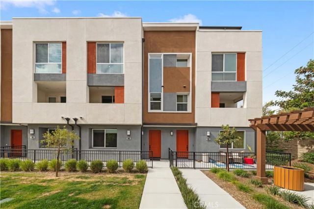 1816 E 1st 440, Santa Ana, CA 92705