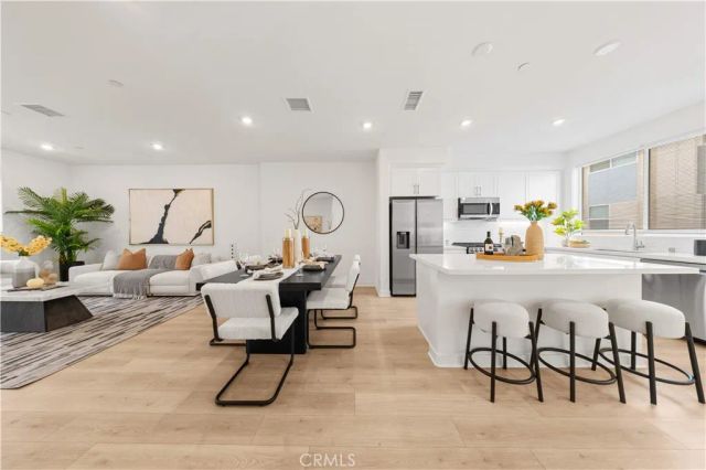 1816 E 1st 440, Santa Ana, CA 92705