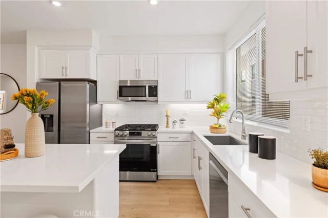 1816 E 1st 440, Santa Ana, CA 92705
