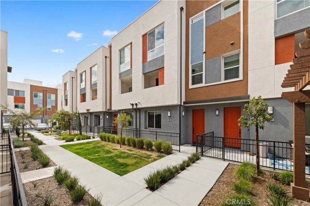 1816 E 1st 440, Santa Ana, CA 92705