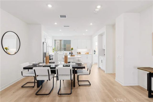 1816 E 1st 440, Santa Ana, CA 92705