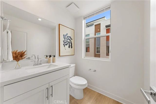 1816 E 1st 440, Santa Ana, CA 92705