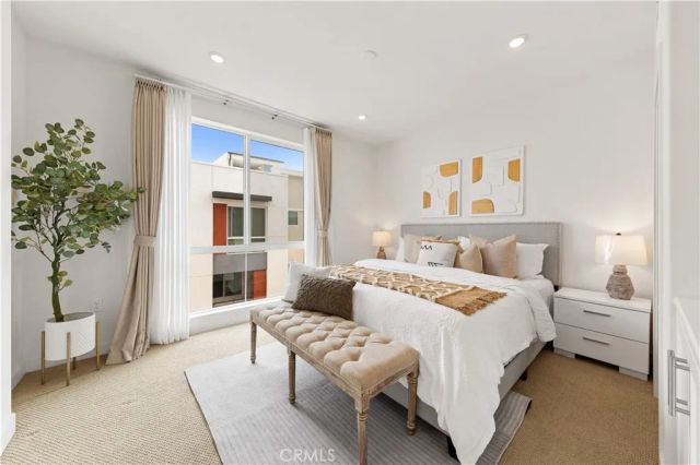 1816 E 1st 440, Santa Ana, CA 92705