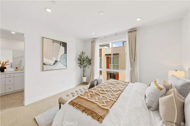 1816 E 1st 440, Santa Ana, CA 92705