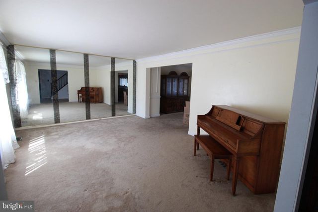 83 BOOTHBY DR, Mount Laurel, NJ 08054