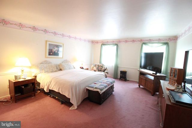 83 BOOTHBY DR, Mount Laurel, NJ 08054