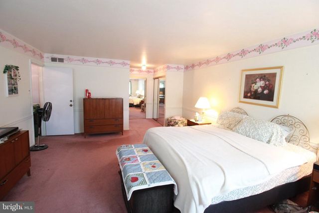83 BOOTHBY DR, Mount Laurel, NJ 08054