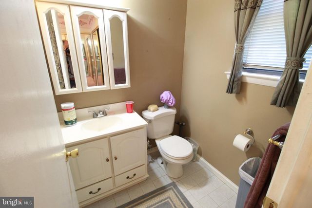 83 BOOTHBY DR, Mount Laurel, NJ 08054