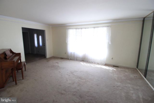 83 BOOTHBY DR, Mount Laurel, NJ 08054
