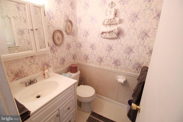 83 BOOTHBY DR, Mount Laurel, NJ 08054