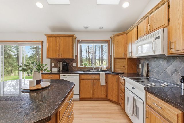 3219 W Packmule Ln, Deer Park, WA 99006