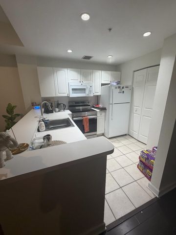 2801 Sarento Place 301, Palm Beach Gardens, FL 33410