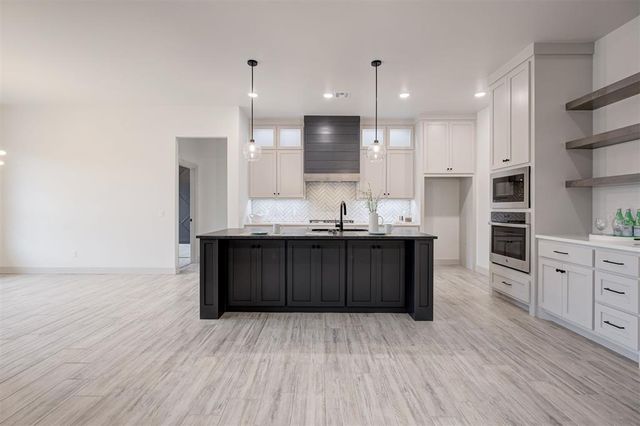 11600 SW 55th Street, Mustang, OK 73064