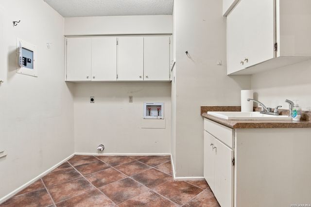 106 Bikeway Ln, Shavano Park, TX 78231