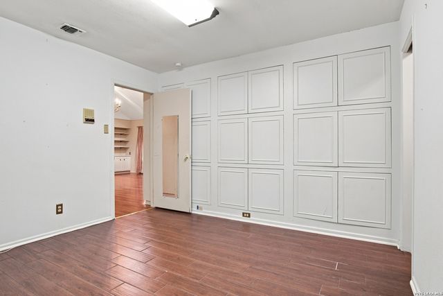 106 Bikeway Ln, Shavano Park, TX 78231