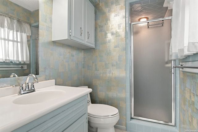 106 Bikeway Ln, Shavano Park, TX 78231