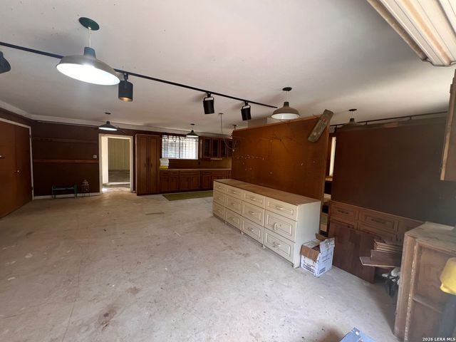 106 Bikeway Ln, Shavano Park, TX 78231