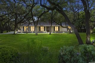 106 Bikeway Ln, Shavano Park, TX 78231