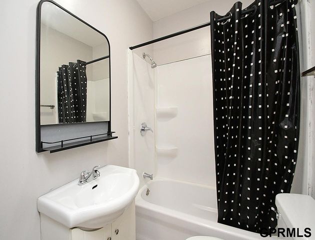 5337 N 35Th Street, Omaha, NE 68111