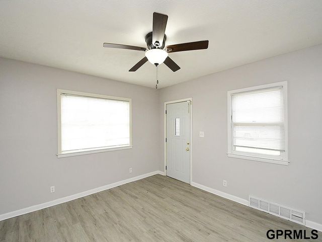 5337 N 35Th Street, Omaha, NE 68111