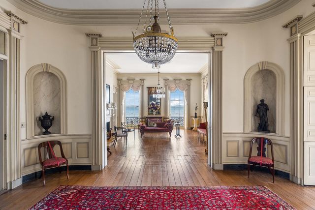 21 E Battery, Charleston, SC 29401