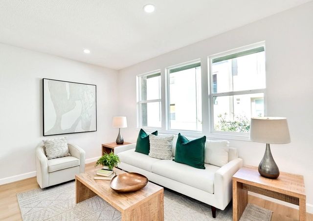 589 San Remi Terrace 55, Sunnyvale, CA 94085