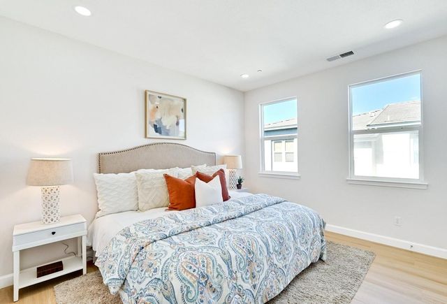 589 San Remi Terrace 55, Sunnyvale, CA 94085
