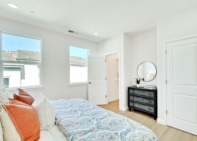 589 San Remi Terrace 55, Sunnyvale, CA 94085