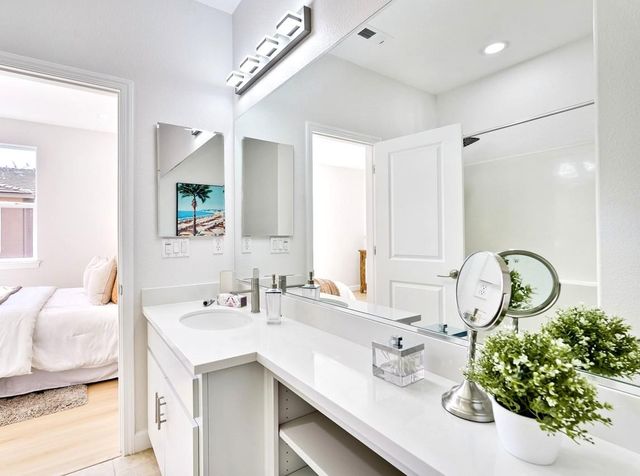 589 San Remi Terrace 55, Sunnyvale, CA 94085