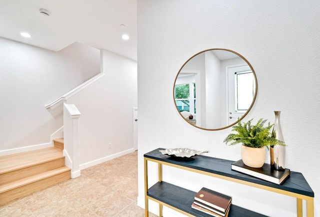 589 San Remi Terrace 55, Sunnyvale, CA 94085