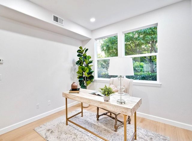 589 San Remi Terrace 55, Sunnyvale, CA 94085