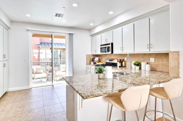 589 San Remi Terrace 55, Sunnyvale, CA 94085