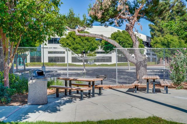 589 San Remi Terrace 55, Sunnyvale, CA 94085