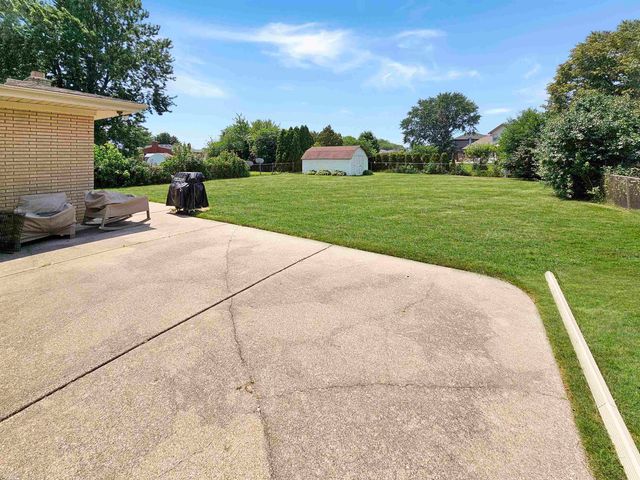 36203 La Marra Drive, Sterling Heights, MI 48310