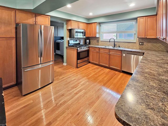 36203 La Marra Drive, Sterling Heights, MI 48310