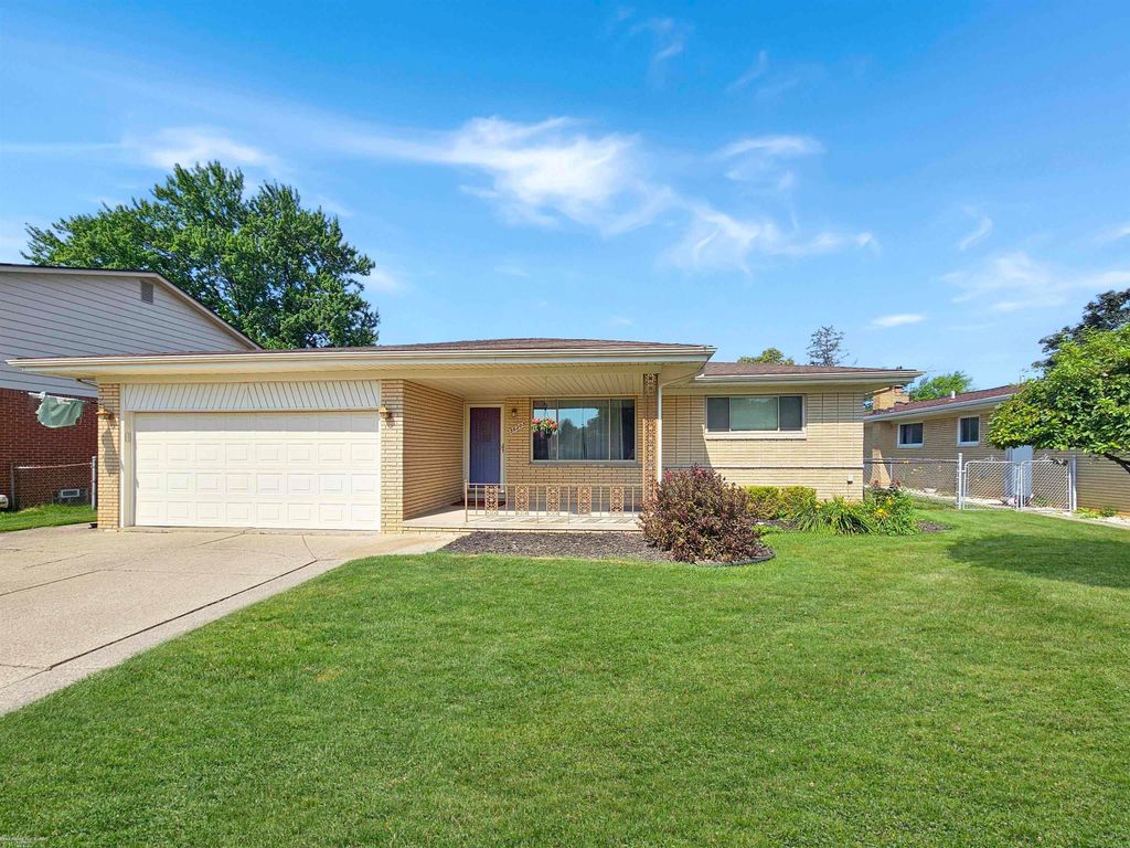 36203 La Marra Drive, Sterling Heights, MI 48310