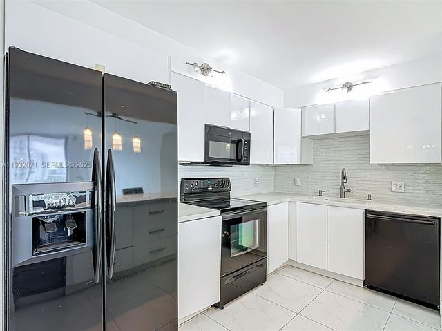 2801 NE 183rd St 1504W, Aventura, FL 33160