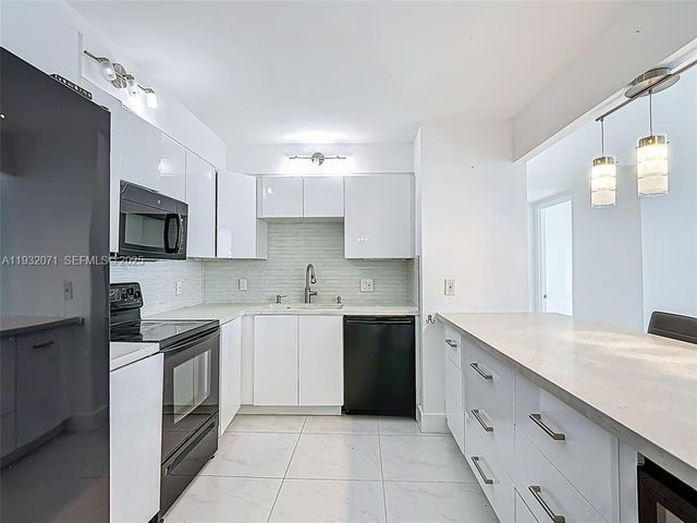 2801 NE 183rd St 1504W, Aventura, FL 33160