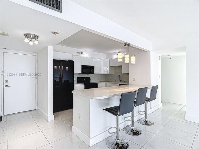 2801 NE 183rd St 1504W, Aventura, FL 33160